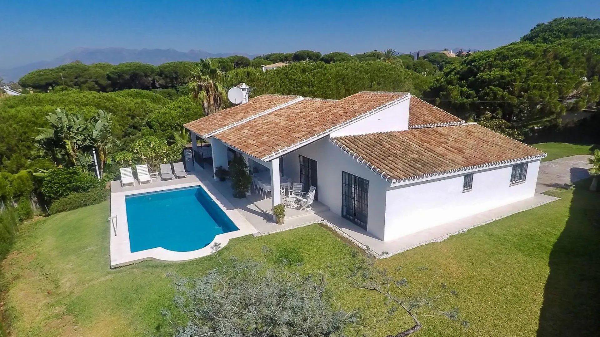 Great Villa Near Beach And Marbella