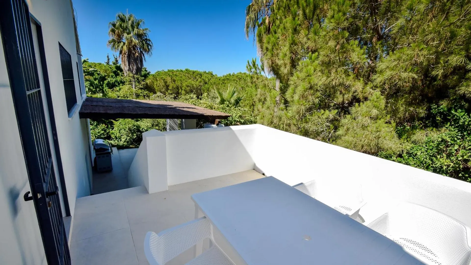 Great Villa Near Beach And Marbella Spain