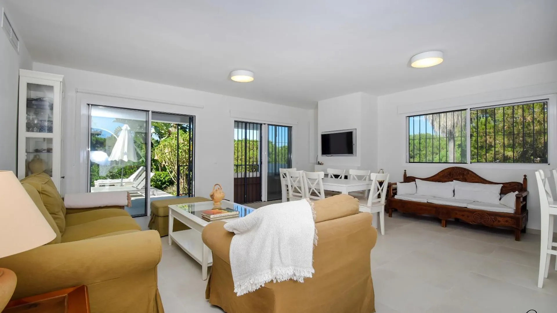Great Villa Near Beach And Marbella